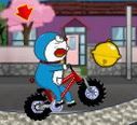 choi game Doremon đua xe đạp